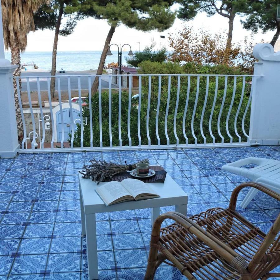 Villa Del Melograno Patti Bagian luar foto